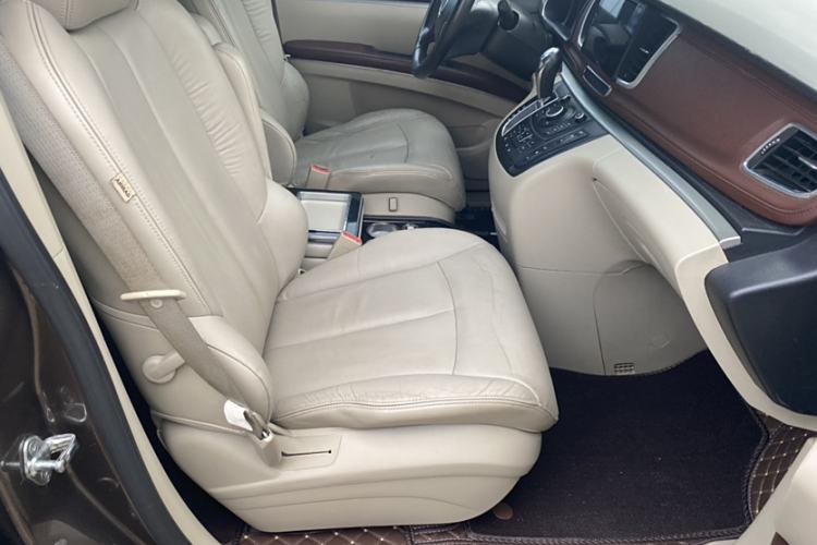 Used Buick GL8 2015 2.4L Luxury Business Premium Edition Interior 6