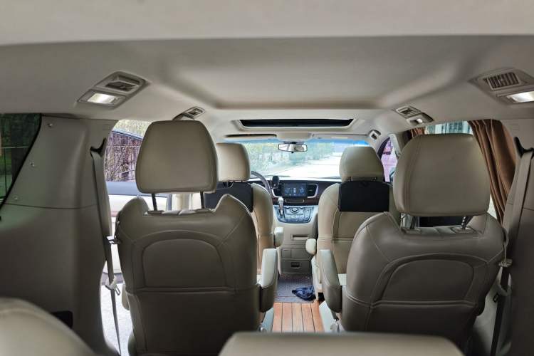 Used Buick GL8 2015 2.4L Luxury Business Premium Edition Interior 7