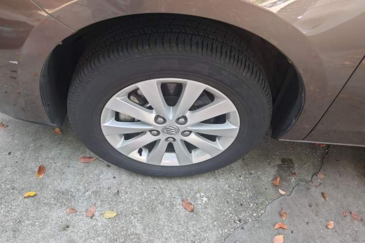 Used Buick GL8 2015 2.4L Luxury Business Premium Edition Left Front Wheel Hub