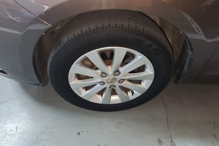 Used Buick GL8 2015 2.4L Luxury Business Premium Edition Left Front Wheel Hub