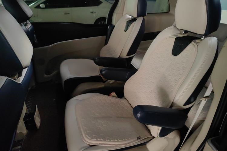 Used Buick GL8 2015 2.4L Luxury Business Premium Edition Left Rear Seat