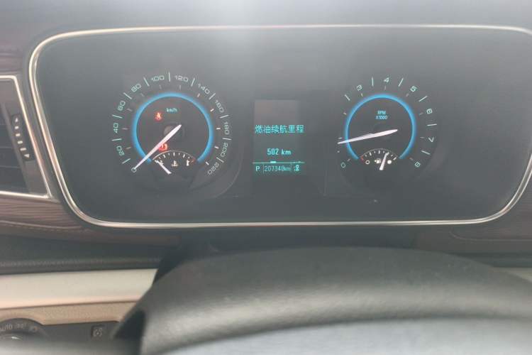 Used Buick GL8 2015 2.4L Luxury Business Premium Edition Odometer Close Up