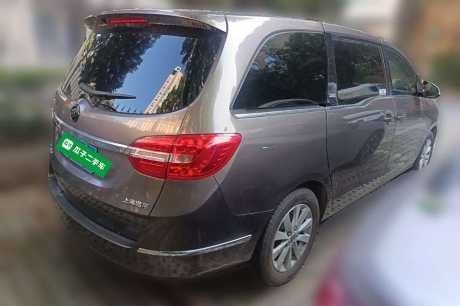 Used Buick GL8 2015 2.4L Luxury Business Premium Edition Rear Right 45 Deg