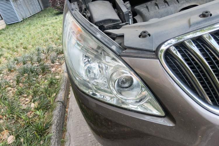 Used Buick GL8 2015 2.4L Luxury Business Premium Edition Right Front Headlight