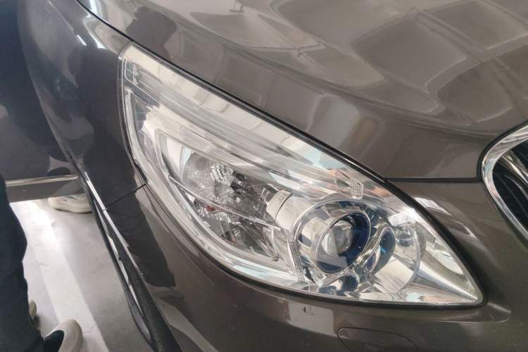 Used Buick GL8 2015 2.4L Luxury Business Premium Edition Right Front Headlight