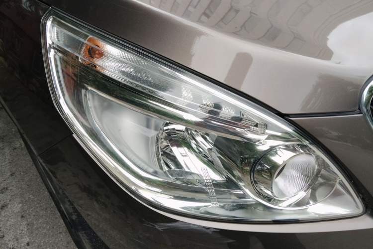 Used Buick GL8 2015 2.4L Luxury Business Premium Edition Right Front Headlight