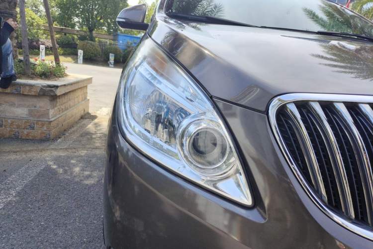 Used Buick GL8 2015 2.4L Luxury Business Premium Edition Right Front Headlight