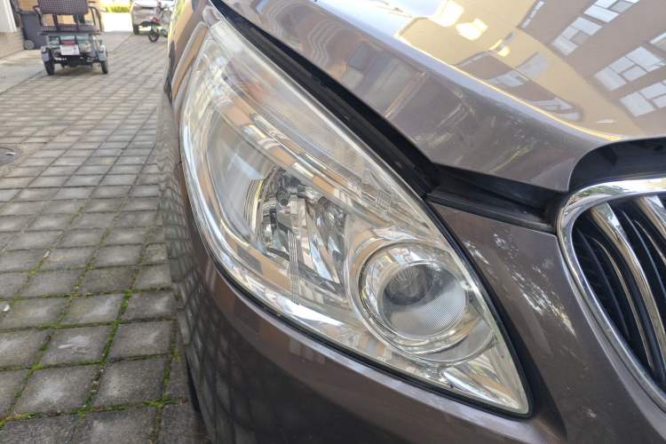 Used Buick GL8 2015 2.4L Luxury Business Premium Edition Right Front Headlight