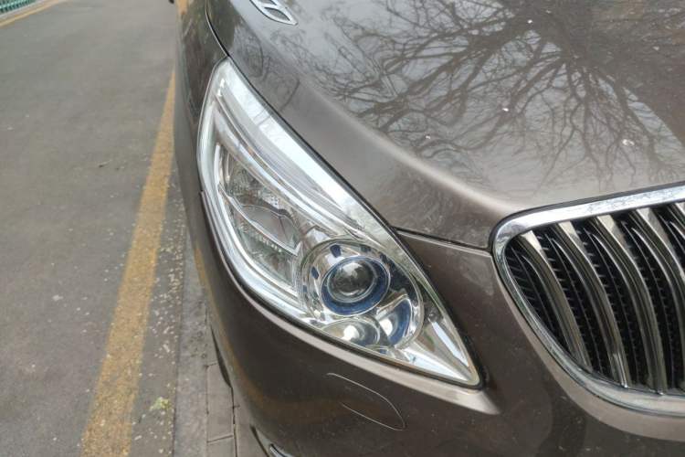 Used Buick GL8 2015 2.4L Luxury Business Premium Edition Right Front Headlight