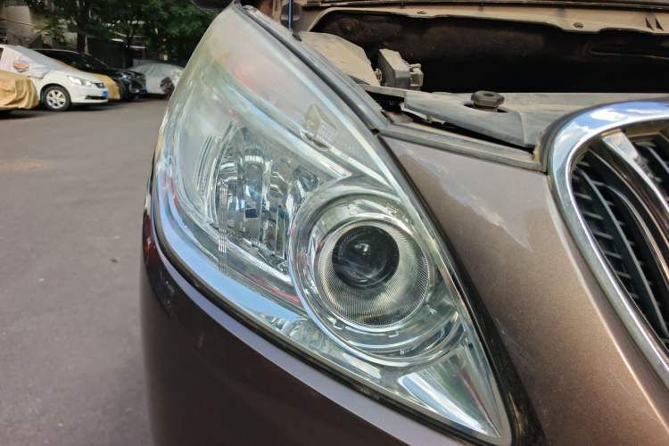 Used Buick GL8 2015 2.4L Luxury Business Premium Edition Right Front Headlight
