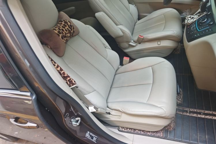 Used Buick GL8 2015 2.4L Luxury Business Premium Edition Right Front Seat