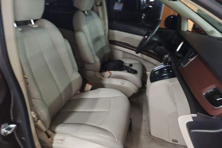 Used Buick GL8 2015 2.4L Luxury Business Premium Edition Right Front Seat