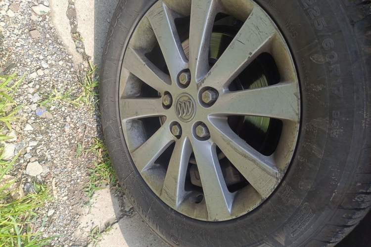 Used Buick GL8 2015 2.4L Luxury Business Premium Edition Right Front Wheel Hub