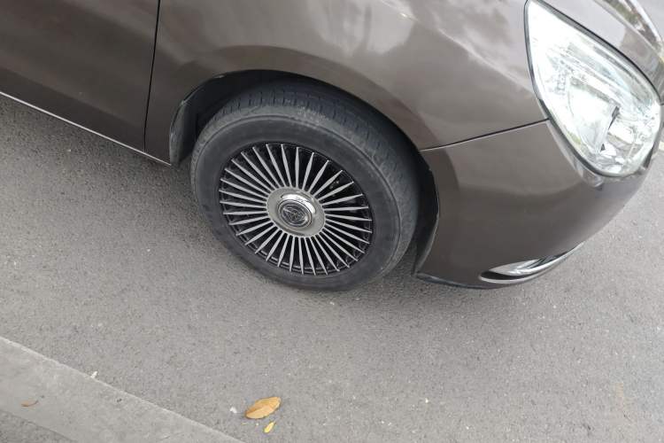 Used Buick GL8 2015 2.4L Luxury Business Premium Edition Right Front Wheel Hub
