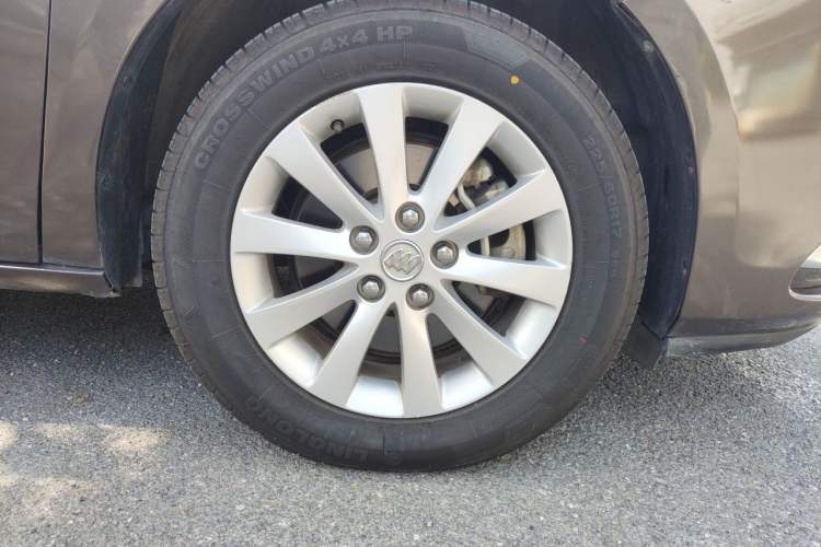 Used Buick GL8 2015 2.4L Luxury Business Premium Edition Right Front Wheel Hub