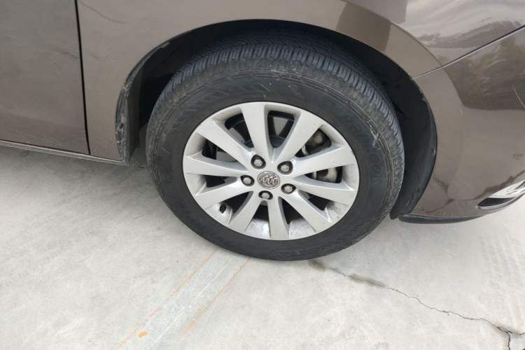 Used Buick GL8 2015 2.4L Luxury Business Premium Edition Right Front Wheel Hub