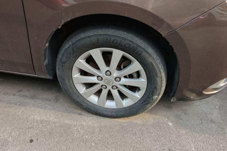 Used Buick GL8 2015 2.4L Luxury Business Premium Edition Right Front Wheel Hub