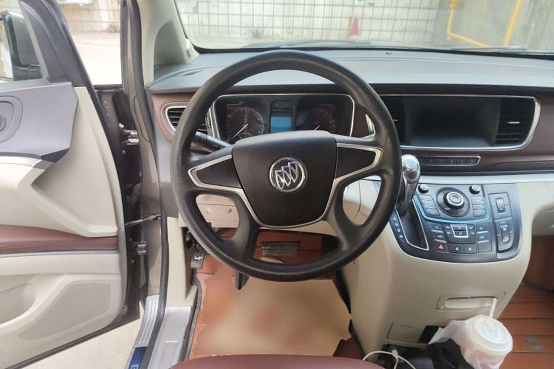 Used Buick GL8 2015 2.4L Luxury Business Premium Edition Steering Wheel