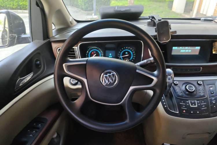 Used Buick GL8 2015 2.4L Luxury Business Premium Edition Steering Wheel