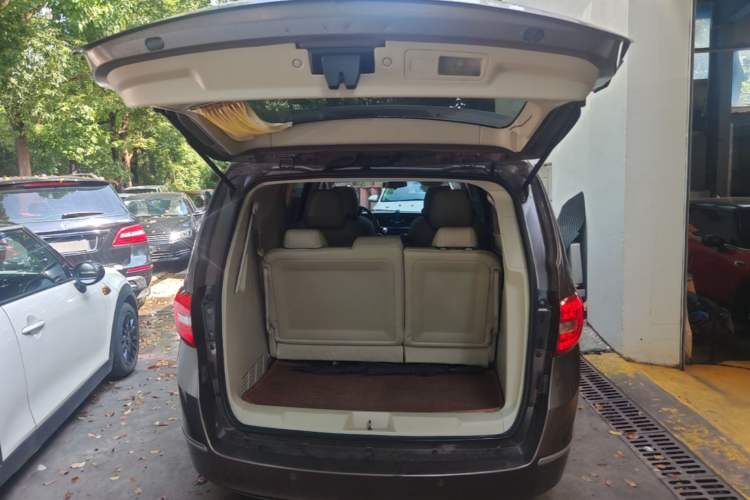 Used Buick GL8 2015 2.4L Luxury Business Premium Edition Trunk