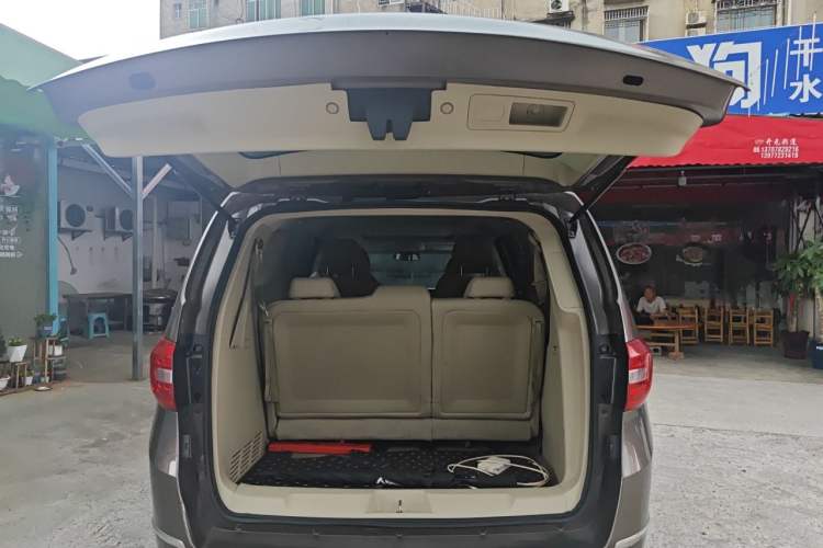 Used Buick GL8 2015 2.4L Luxury Business Premium Edition Trunk