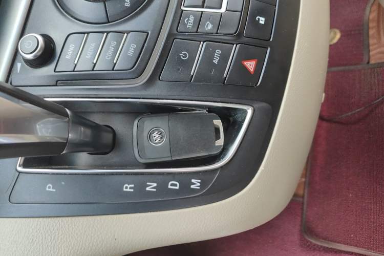 Used Buick GL8 2015 2.4L Luxury Business Premium Edition Vehicle Key