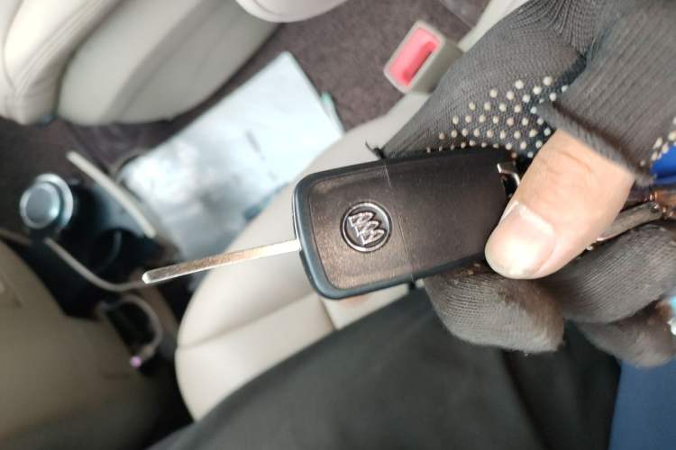 Used Buick GL8 2015 2.4L Luxury Business Premium Edition Vehicle Key
