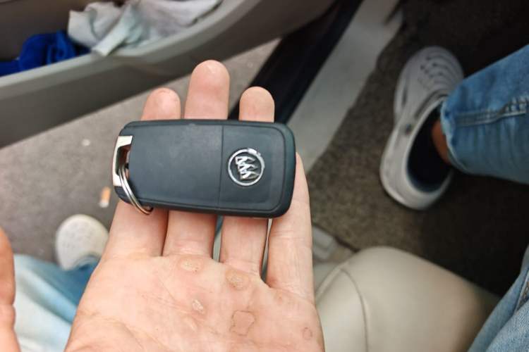 Used Buick GL8 2015 2.4L Luxury Business Premium Edition Vehicle Key