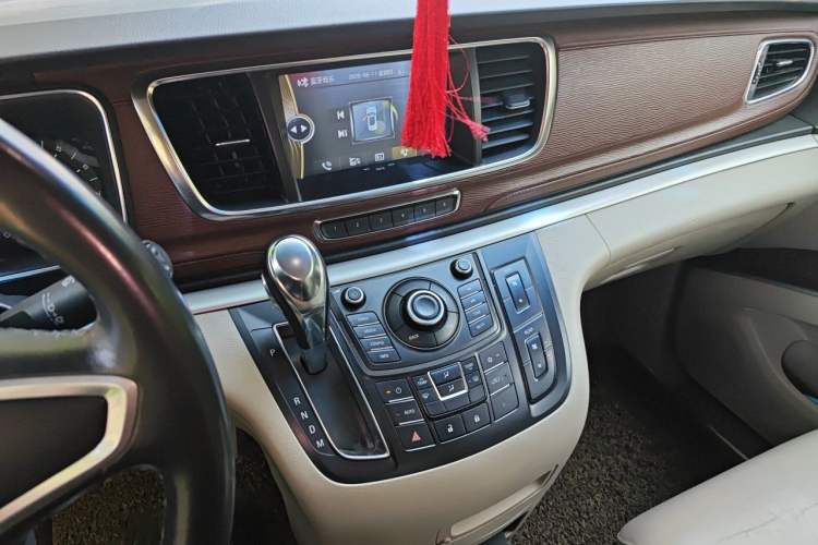 Used Buick GL8 2015 2.4L Luxury Business Premium Edition Audio And AC Panel