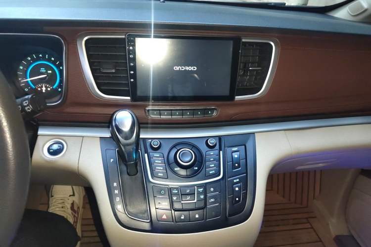 Used Buick GL8 2015 2.4L Luxury Business Premium Edition Audio And AC Panel