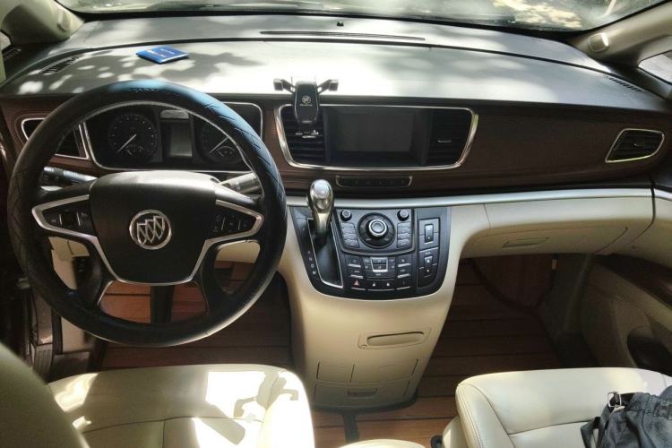 Used Buick GL8 2015 2.4L Luxury Business Premium Edition Center Console