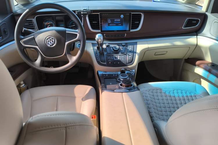 Used Buick GL8 2015 2.4L Luxury Business Premium Edition Center Console