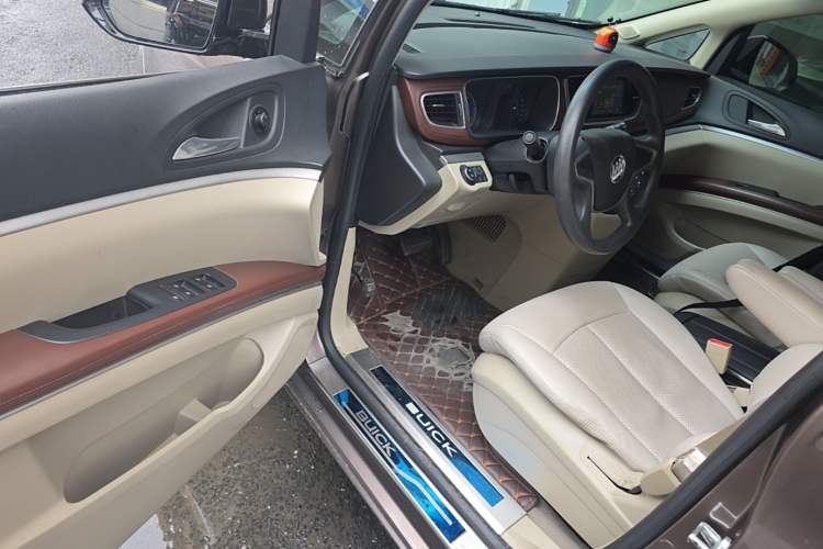 Used Buick GL8  Driver Seat