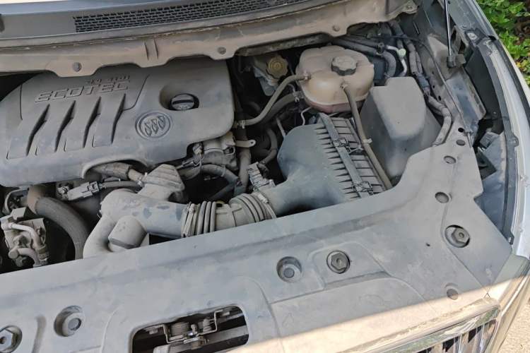 Used Buick GL8 2015 2.4L Luxury Business Premium Edition Engine Bay Left
