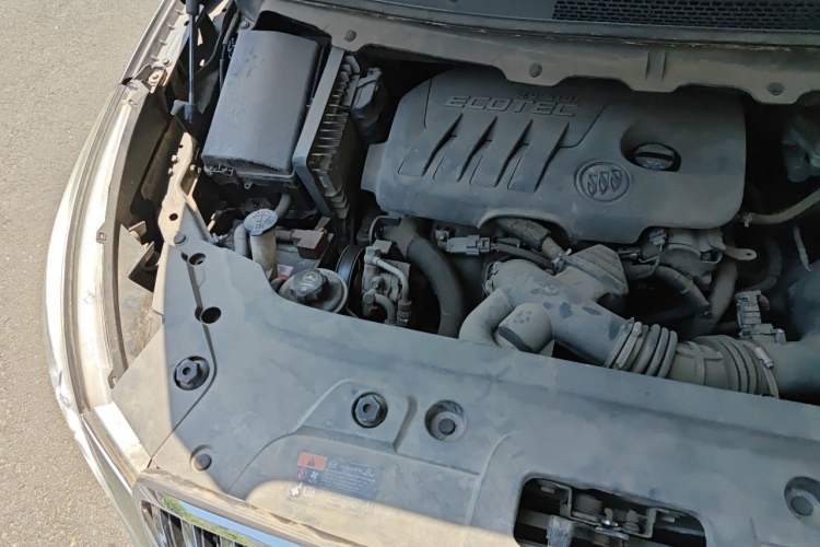 Used Buick GL8 2015 2.4L Luxury Business Premium Edition Engine Bay Right