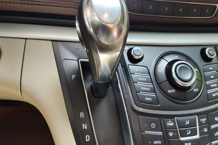 Used Buick GL8 2015 2.4L Luxury Business Premium Edition Gear Lever