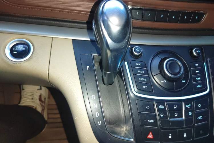 Used Buick GL8 2015 2.4L Luxury Business Premium Edition Gear Lever
