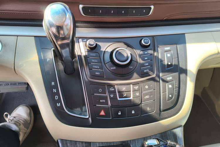 Used Buick GL8 2015 2.4L Luxury Business Premium Edition Gear Lever