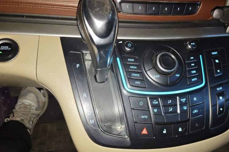 Used Buick GL8 2015 2.4L Luxury Business Premium Edition Gear Lever
