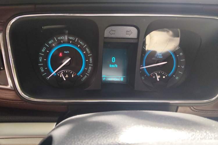 Used Buick GL8 2015 2.4L Luxury Business Premium Edition Instrument Cluster