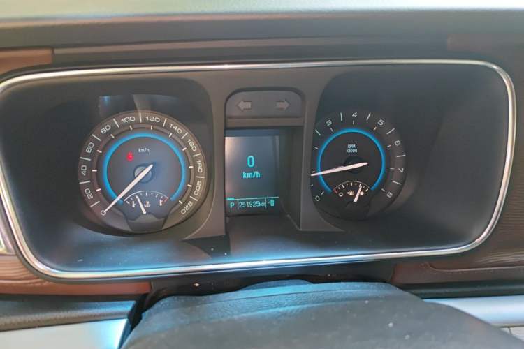 Used Buick GL8 2015 2.4L Luxury Business Premium Edition Instrument Cluster