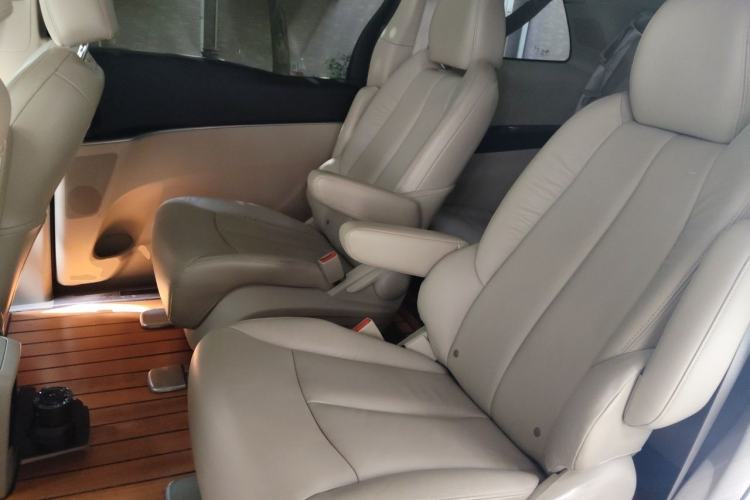 Used Buick GL8 2015 2.4L Luxury Business Premium Edition Left Rear Seat