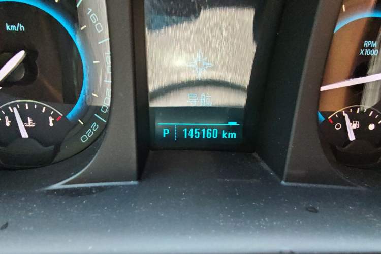 Used Buick GL8 2015 2.4L Luxury Business Premium Edition Odometer Close Up