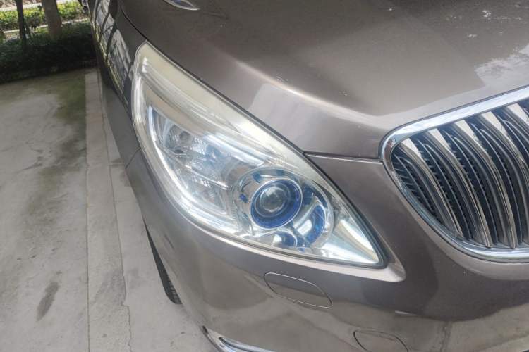 Used Buick GL8 2015 2.4L Luxury Business Premium Edition Right Front Headlight