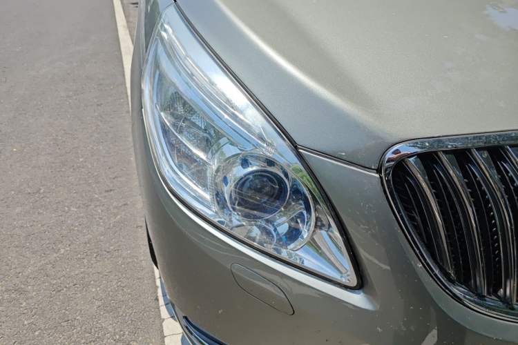 Used Buick GL8 2015 2.4L Luxury Business Premium Edition Right Front Headlight