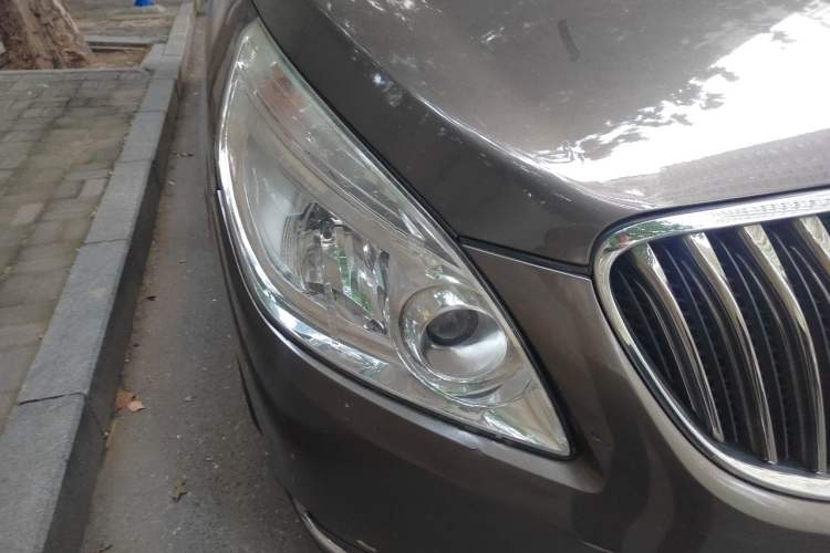 Used Buick GL8 2015 2.4L Luxury Business Premium Edition Right Front Headlight