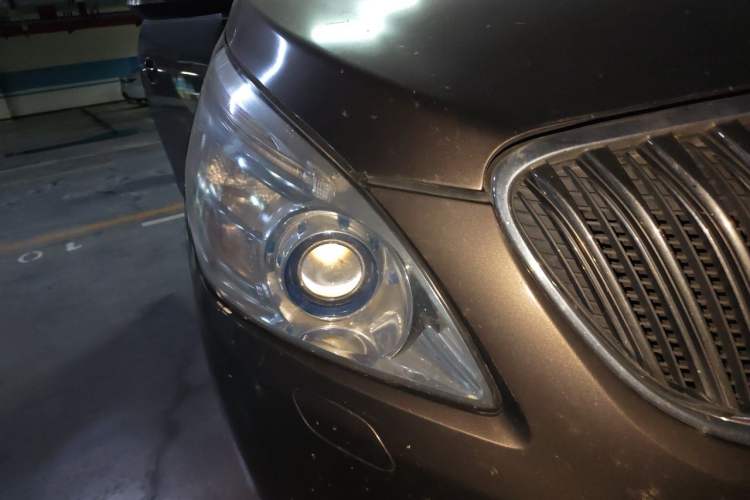 Used Buick GL8 2015 2.4L Luxury Business Premium Edition Right Front Headlight