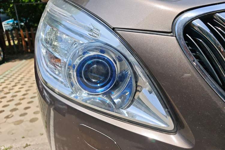 Used Buick GL8 2015 2.4L Luxury Business Premium Edition Right Front Headlight