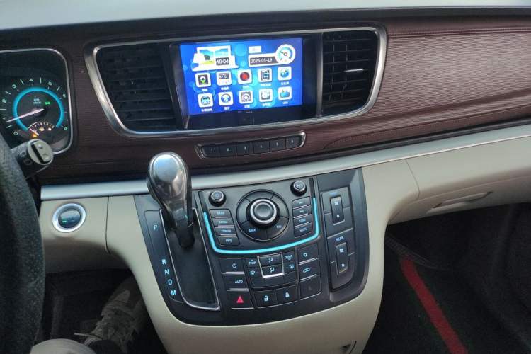 Used Buick GL8 2015 2.4L Luxury Business Premium Edition Audio And AC Panel