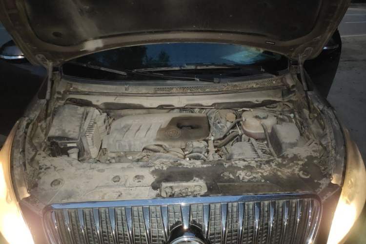 Used Buick GL8 2015 2.4L Luxury Business Premium Edition Engine Bay
